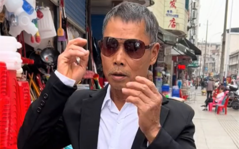 范家发新皮肤造型,致敬黑客帝国,帅炸了!