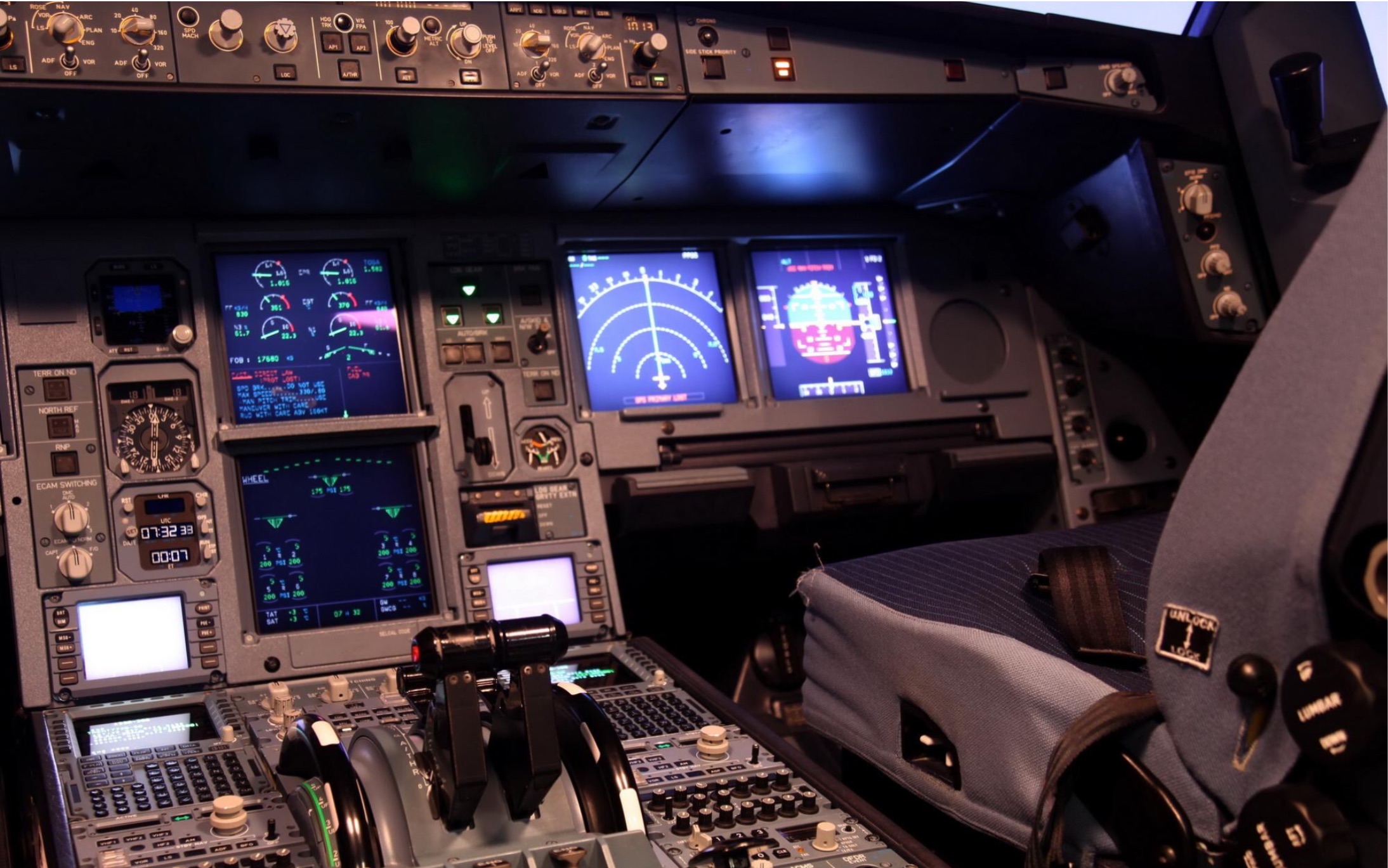 《xplane10手机版》波音738驾驶舱按钮及仪表介绍