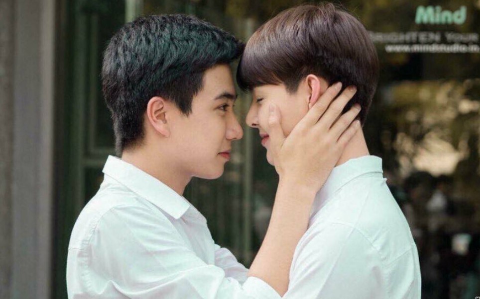 【不期而爱2】自行车换成了摩托车,明明却不在了,ae好伤心!