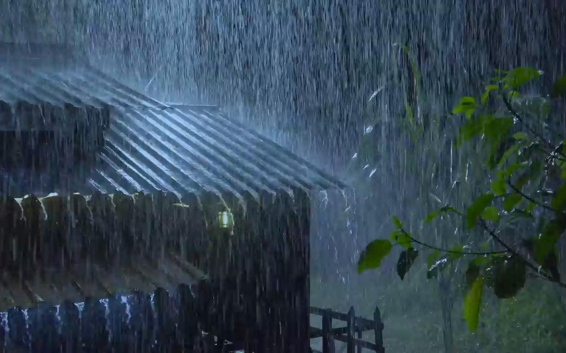 狂风大雨屋顶掀开图片图片