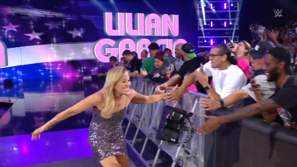 wwe最传奇报幕员莉莉安阿姨龙归