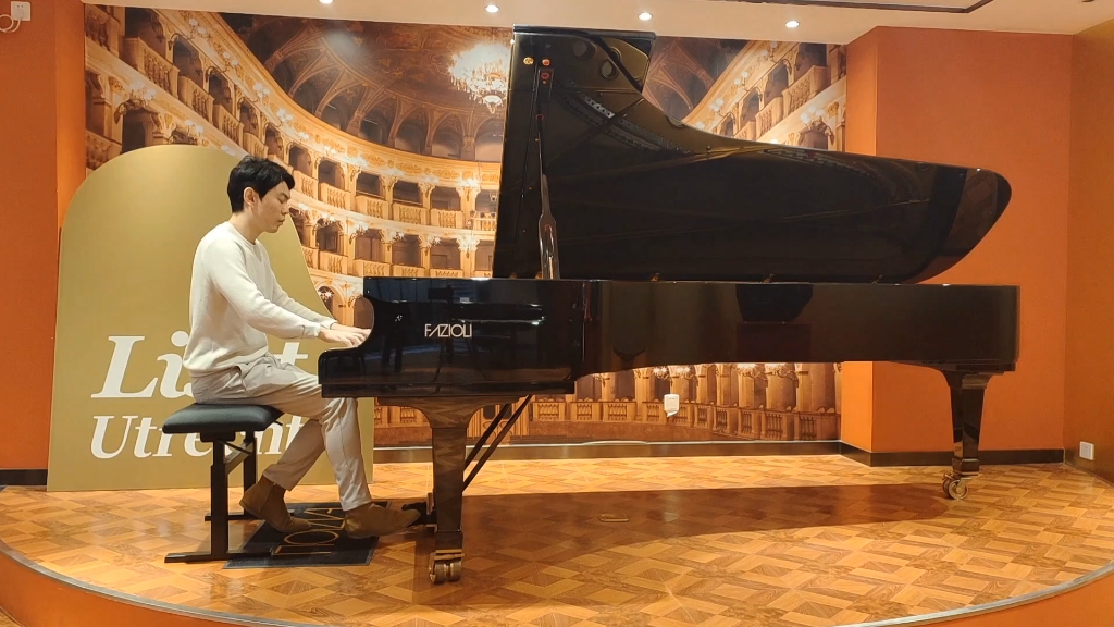 莫扎特d大调奏鸣曲第一乐章k311 在世界上最大的专业音乐会演奏用琴