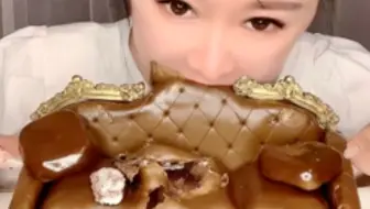 六款“高能奇葩蛋糕”  好不好吃不知道但一看就价格不菲