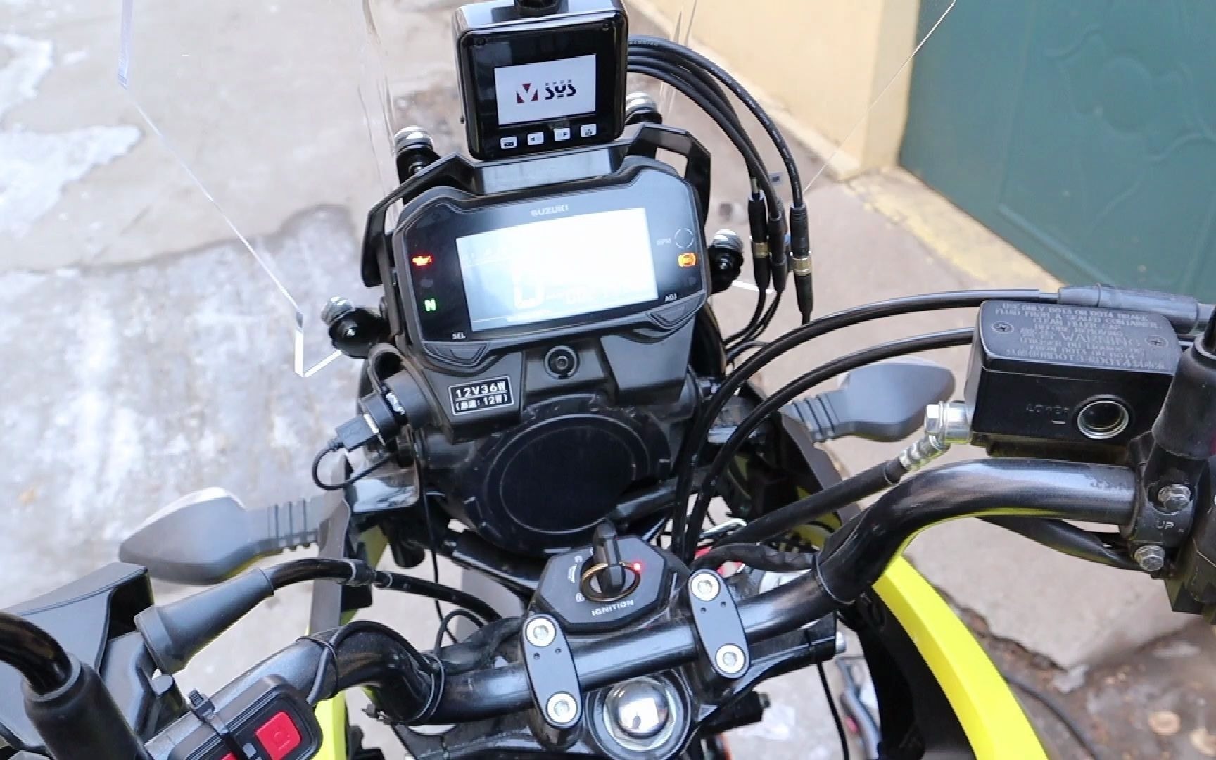 摩托车行车记录仪自己安装铃木dl250唯赛斯通a6l