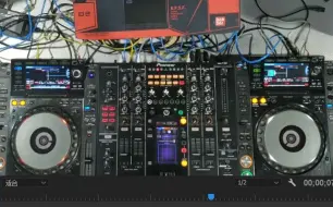 Download Video: 【DJ_Loricon】带着老妈去打碟并且玩上了专业级的碟机是什么样的体验？【CDJ2000Nexuse Mix cover DJ smoke】