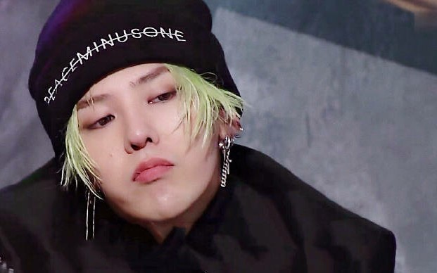 权志龙--英国卫报评选历代最佳男团成员【亚洲第一】