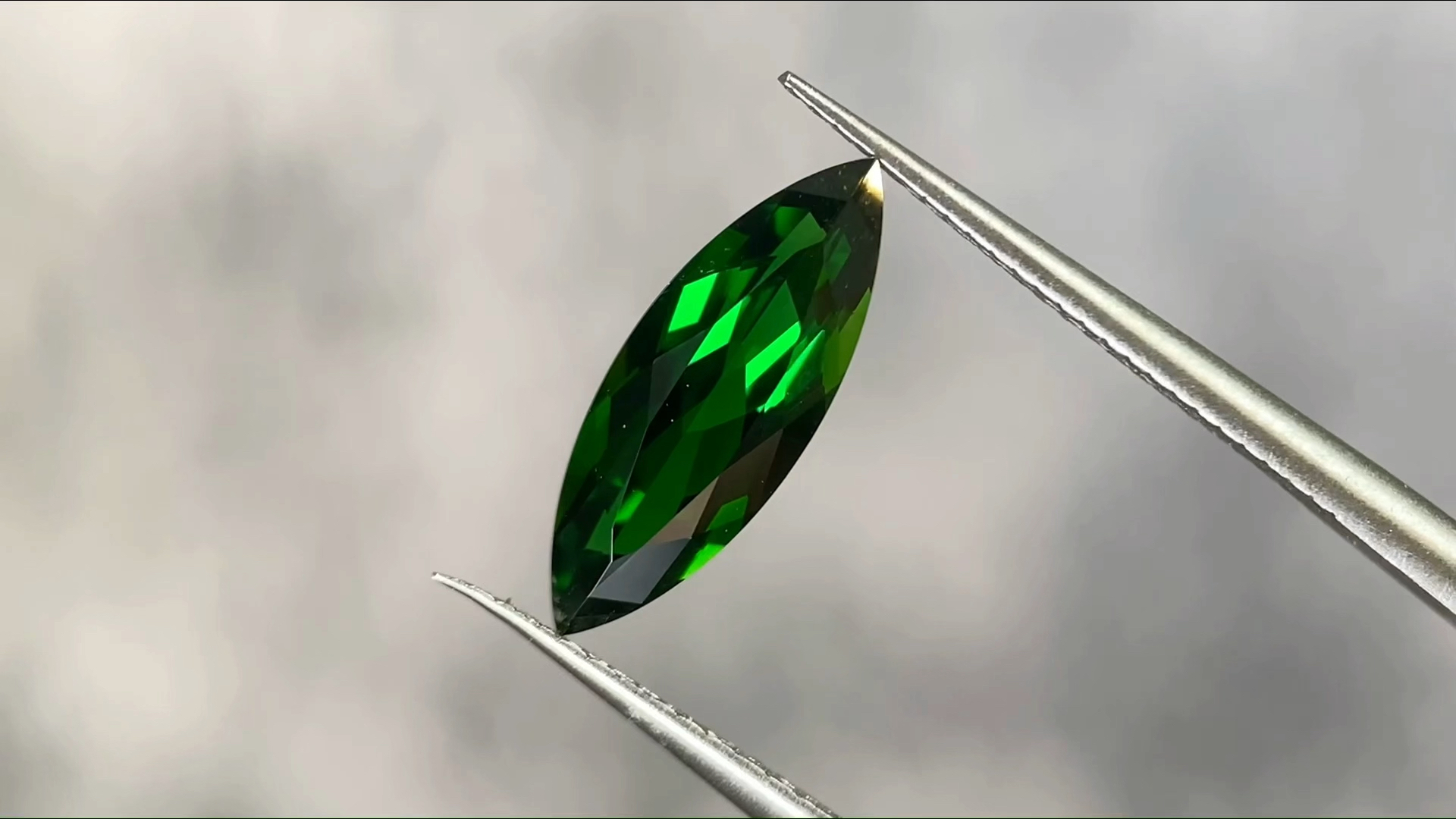 秒杀一颗铬碧玺[星星眼]1.