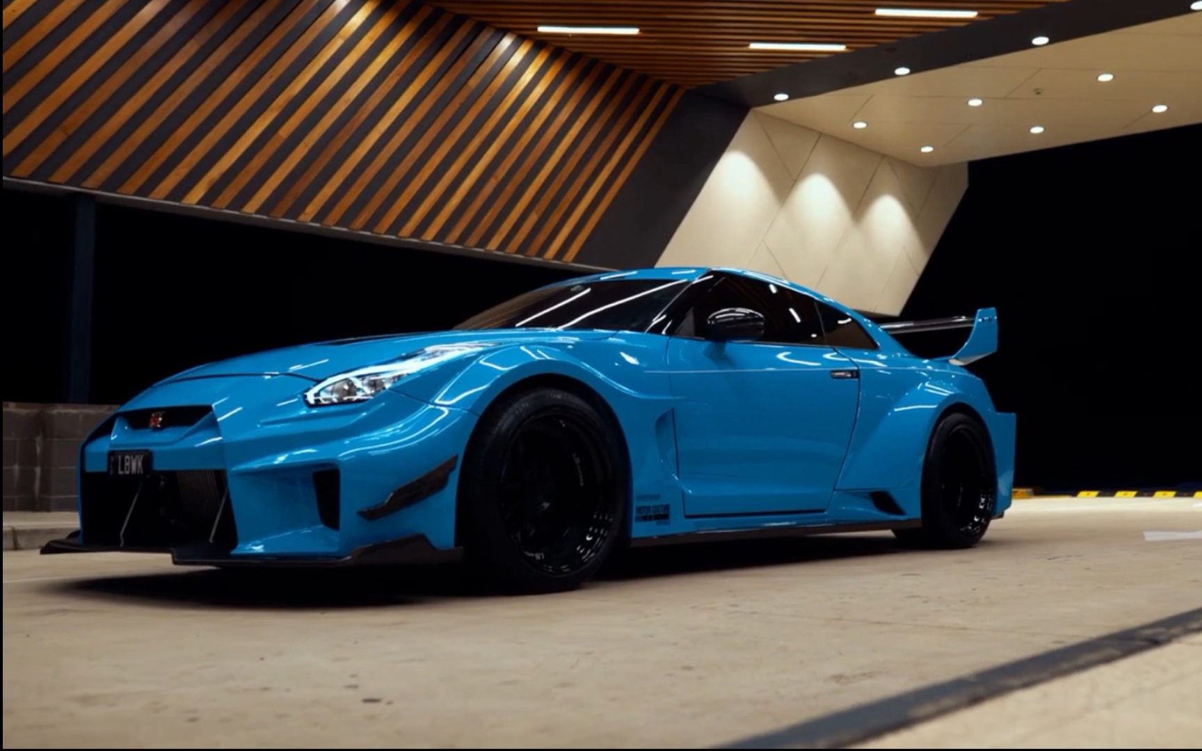 三代自由步改装宽体低趴lb r35 gtr