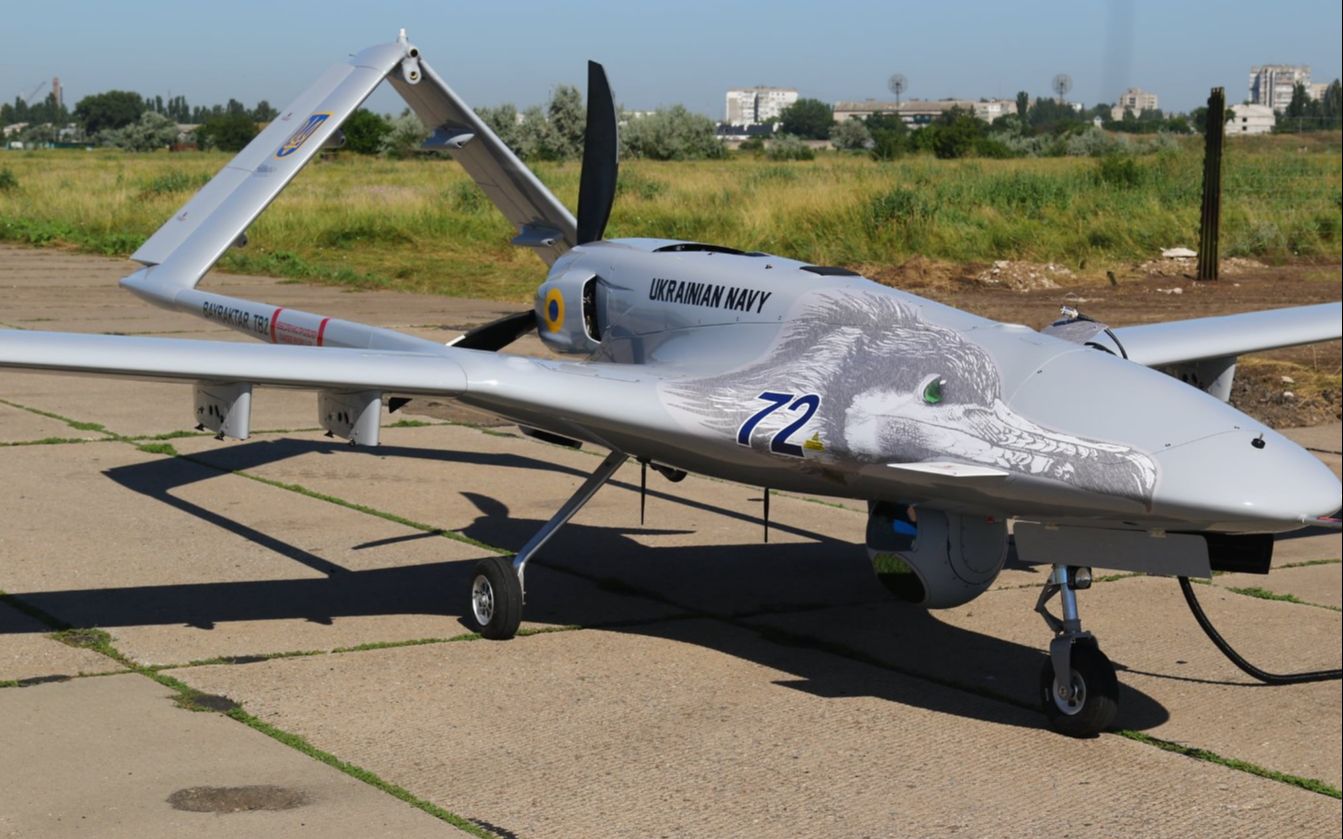 "雏鹰展翅"---土耳其拜拉克塔尔tb2型无人机宣传片