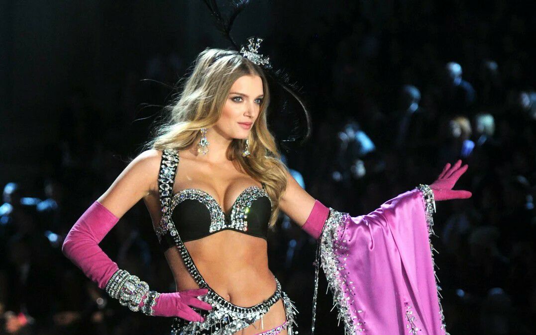 [图]【模特】Lily Donaldson 沈经理 维多利亚的秘密走秀合集