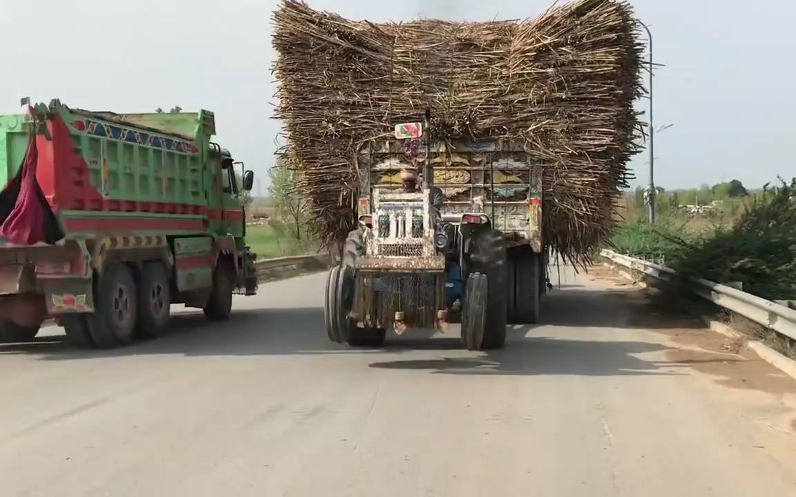 拖拉机特技改良福特4610牵引56000kg甘蔗装载tra_哔哩哔哩_bilibili