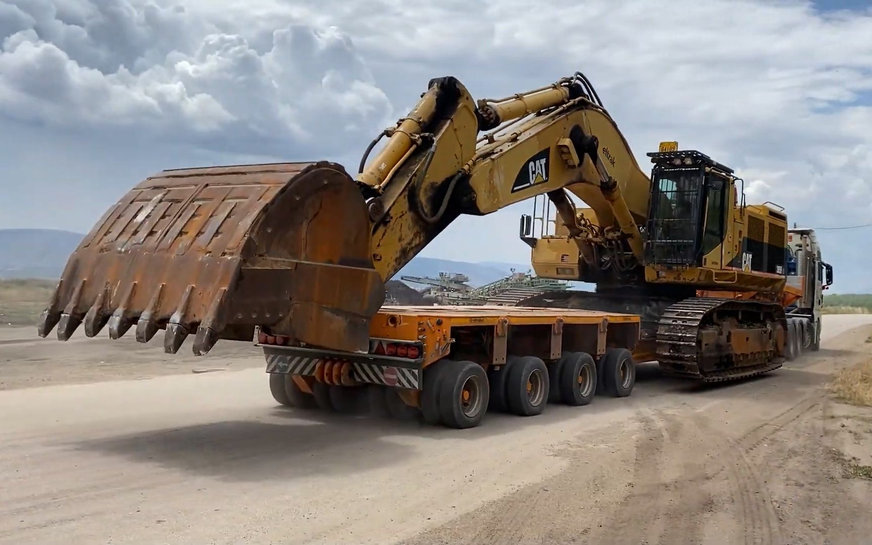 megamachineschannel运送卡特彼勒caterpillar385c挖掘机fasoulas重型