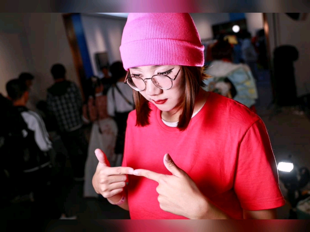 乌鲁木齐白夜11.12 恶搞之家 meg griffin cos场照【含背手摔】