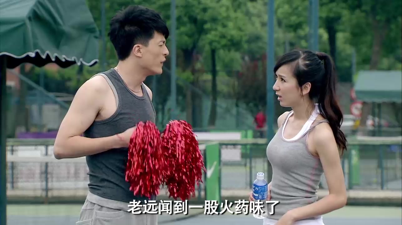 爱情公寓:子乔幻想一菲和诺澜打架,女人打架一定很刺激
