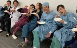 Download Video: 【Doctor X 6】这怕不是个美食节目？这次我们来看看大门推荐的文字烧