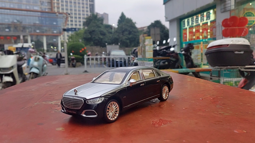 (史上最烂豪车模型)新豪迪1 24奔驰迈巴赫s600模型视频