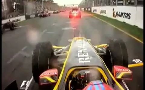 F1 2010 澳大利亚大奖赛车载  佩特罗夫神奇起步连超7车哔哩哔哩bilibili