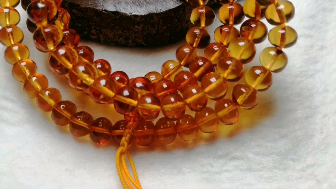 抚顺天然琥珀老豆油黄,八毫米108粒佛珠_哔哩哔哩_bilibili