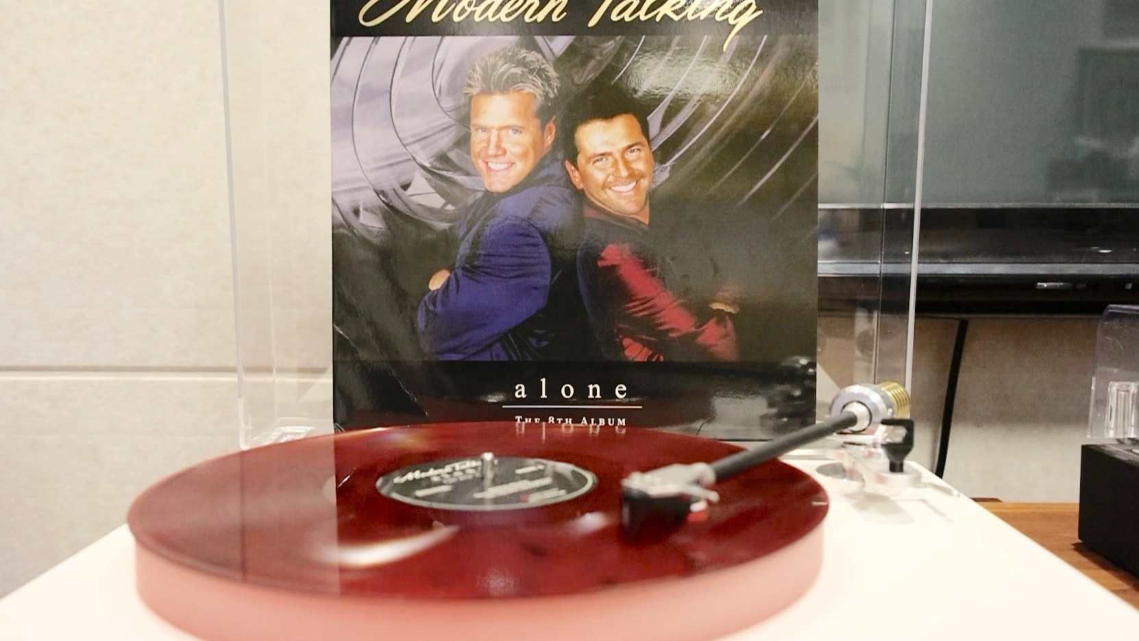 德国的士高乐队:modern talking 摩登61谈话 名曲串烧,由 eric