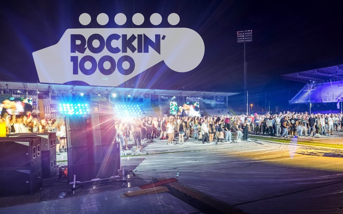 【Rockin'1000】超燃!世界上最大的摇滚乐队,共同演绎各首摇滚经典!!哔哩哔哩bilibili