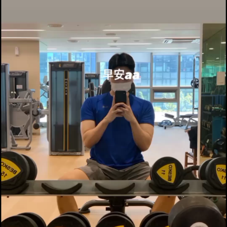 百大up肌肉山山ins上周末帅照一起来看