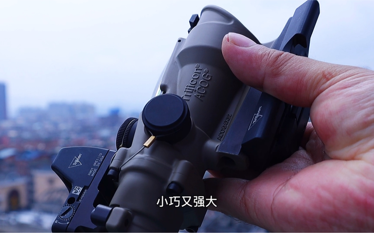 逃离塔科夫吃鸡游戏中trijicon acog小海螺4倍镜加rmr内红点现实展示