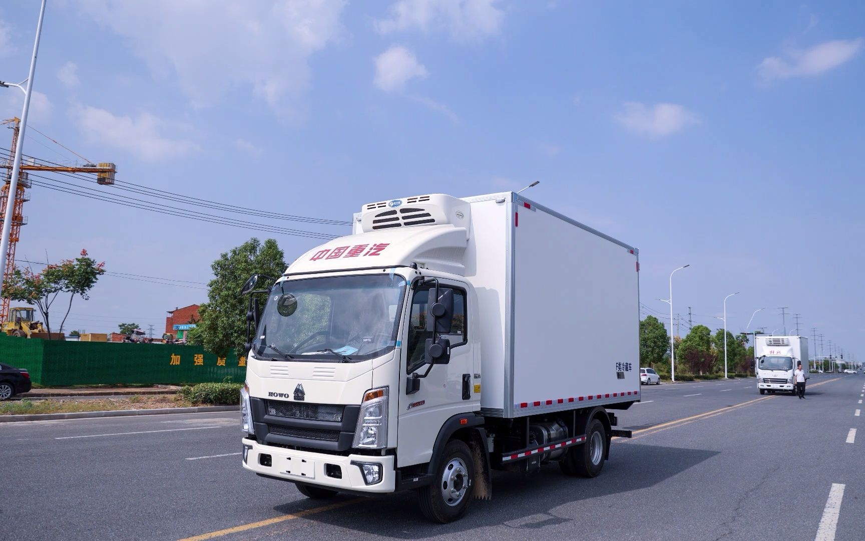 4.2米重汽豪沃小金牛冷藏车价格 随州冷藏车多少钱一辆