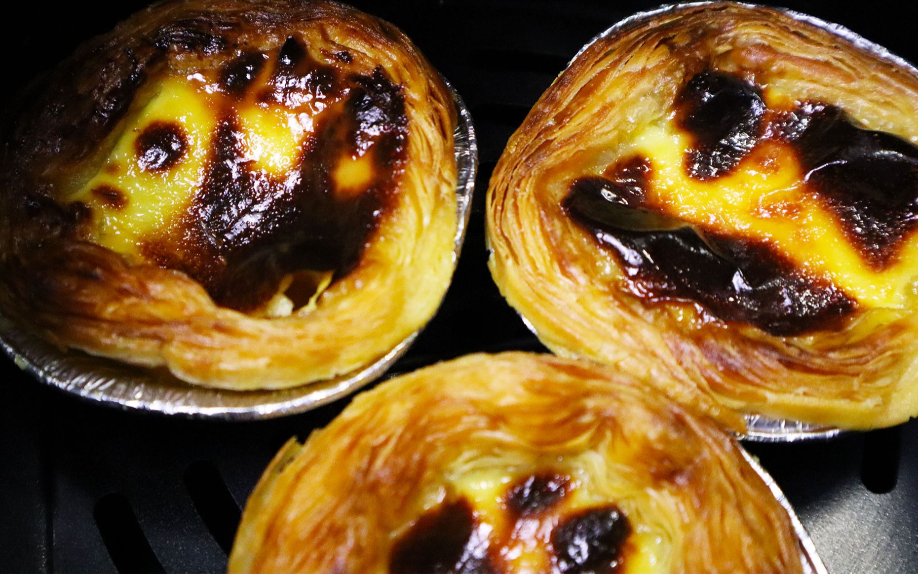 这迷人的焦糖颜色,蛋挞生意不好做啊,自己在家分分钟就能做出跟外面一