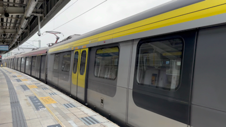 【港铁】东铁线列车罗湖出站