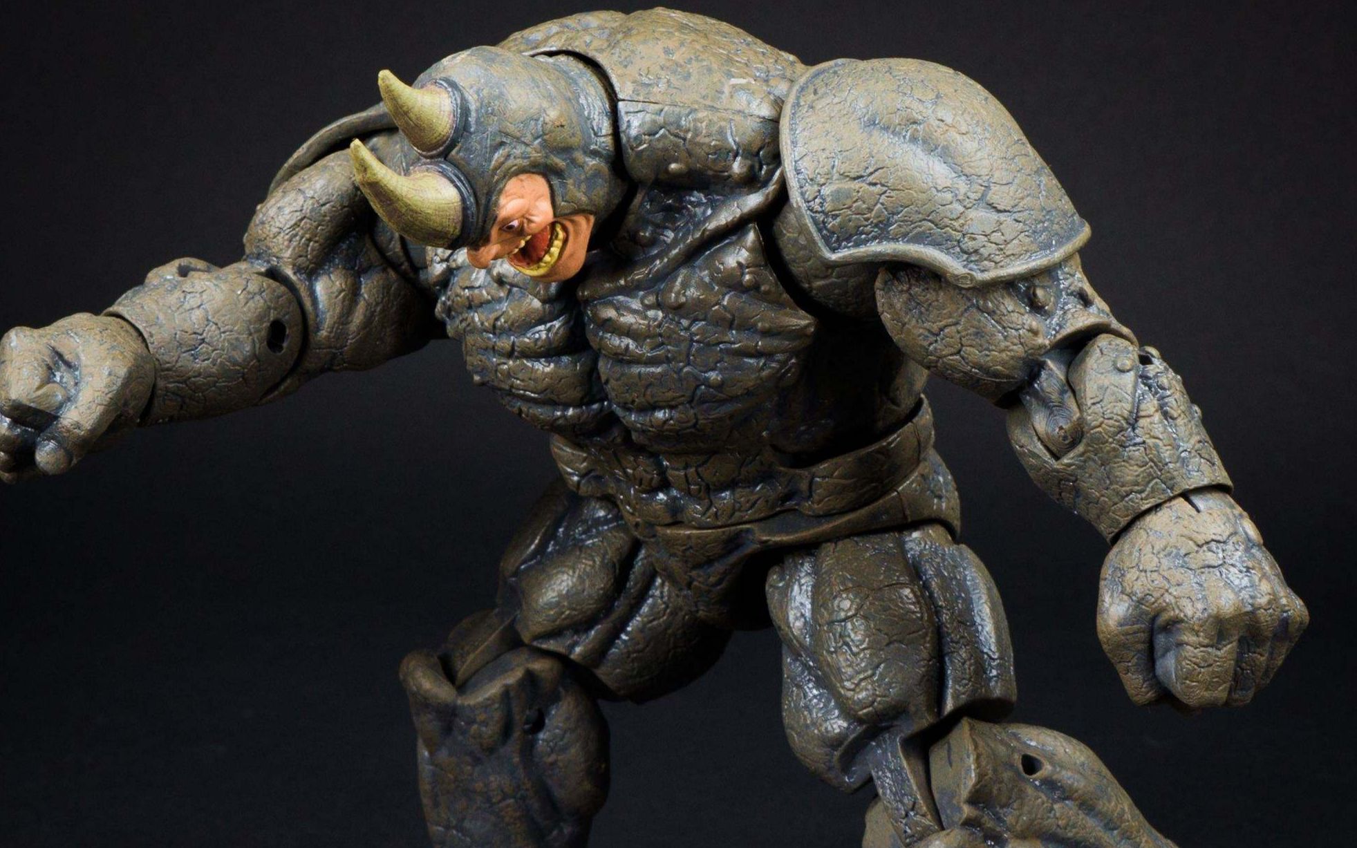 zbrush教程犀牛魔兽在基础的背部铠甲上怎么雕刻出纹理