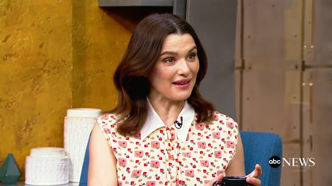 【蕾切尔ⷨ–‡姿】Rachel Weisz talks forbidden love and her new film 'Disobedience'哔哩哔哩bilibili