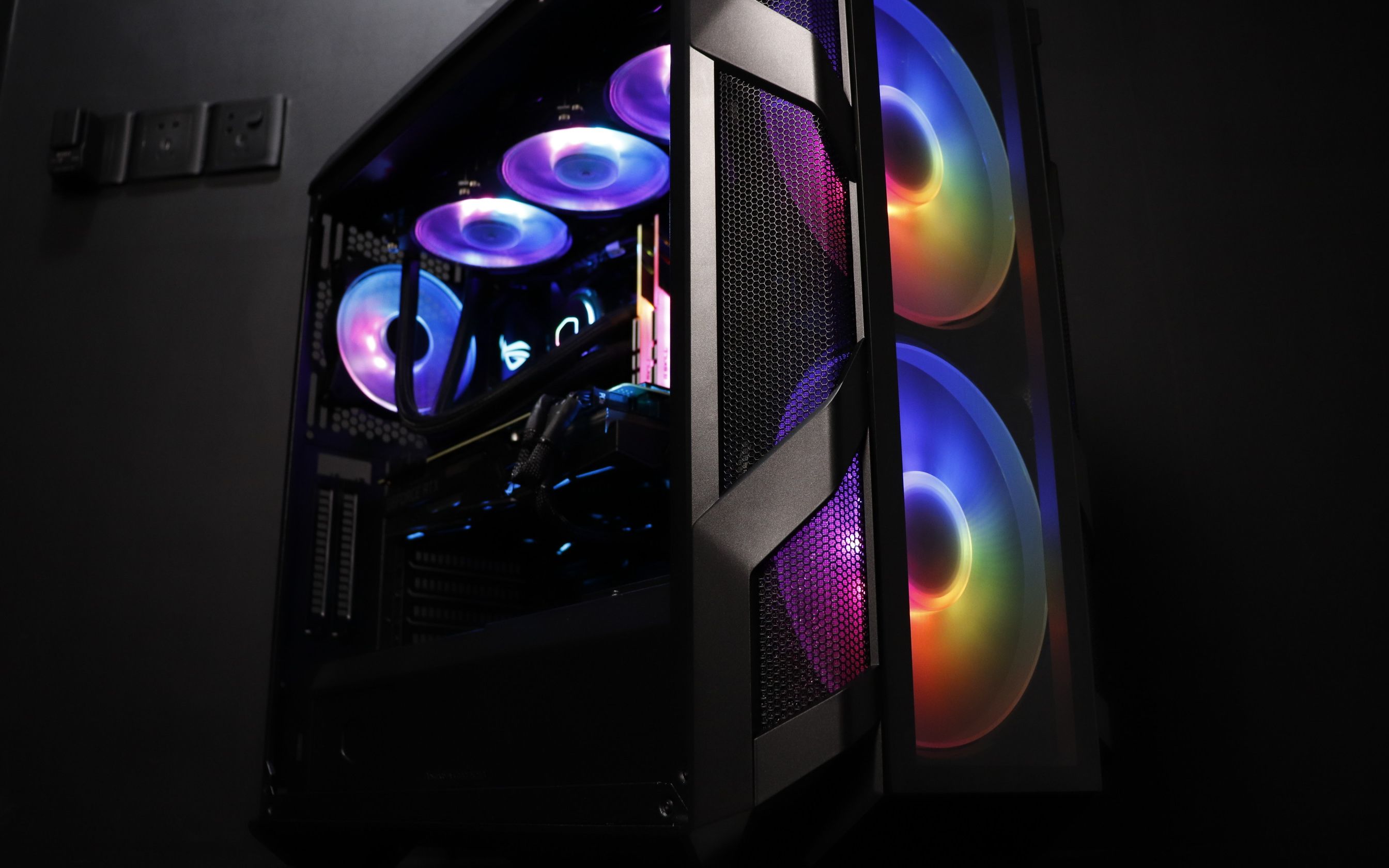 21000rmb酷冷至尊h500m一体式水冷电脑,i7 9700k rtx2080ti-o11g 芝奇