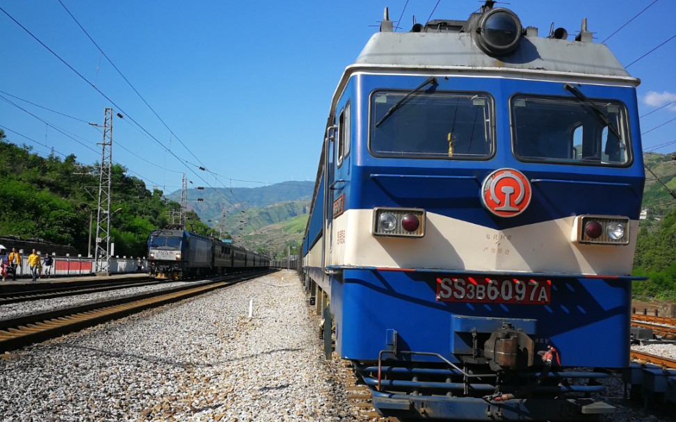 成昆铁路之拉鲊火车站_哔哩哔哩 (゜-゜)つロ 干杯~-bilibili