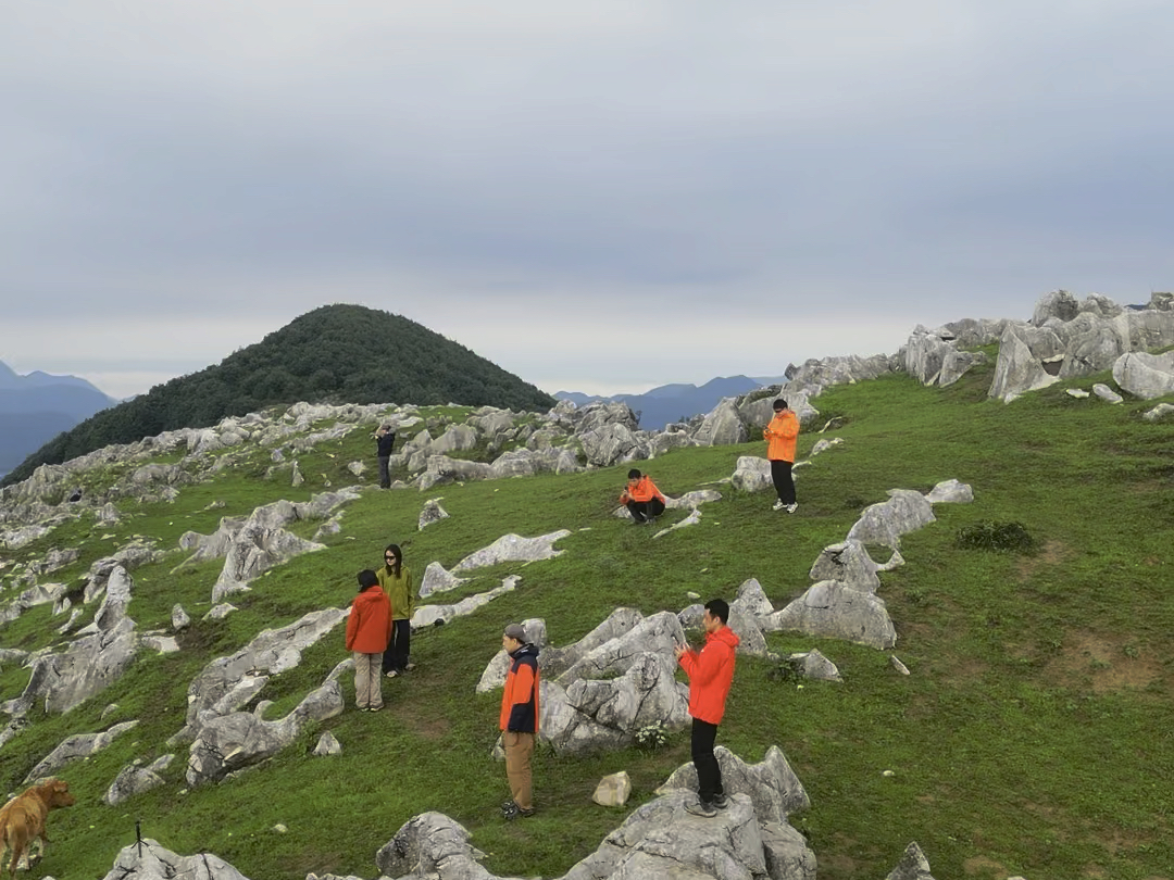 用一个二手的大疆mini3pro拍的镇安北阳山地形,风景很美,持证飞行