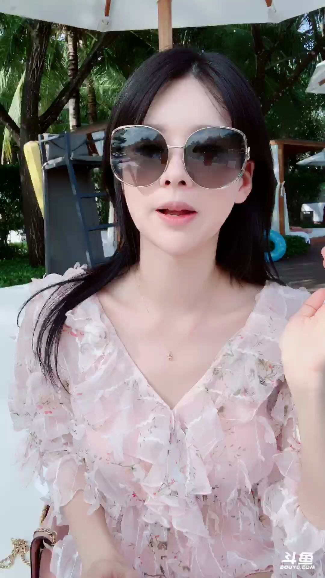 无敌小可爱桃桃_2020-01-03 15时15分2020你在谁身边_哔哩哔哩 (゜-゜