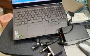 Télécharger la video: 联想拯救者Y9000K2020款使用氮化镓充电器+诱骗线的评测视频，y9000k成功使用90W氮化镓充电