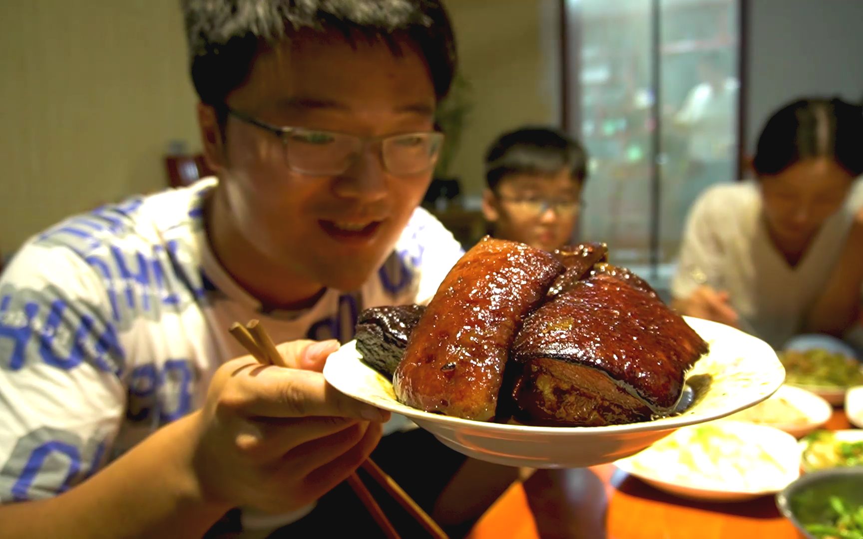 4斤猪肉做"八大块"一碗只有八块,全是肥油,皮弹肉糯,太香了