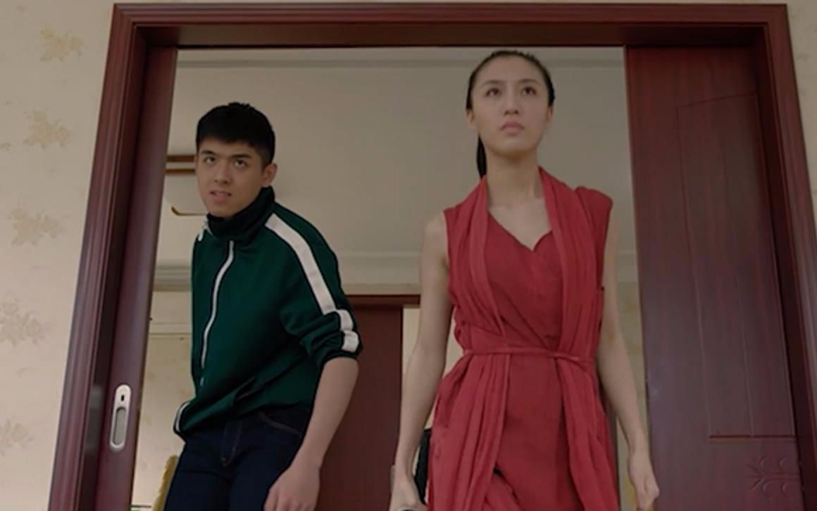 陈信喆朱庭辰亲密爱人共闯龙潭虎穴,情人节花式秀恩爱