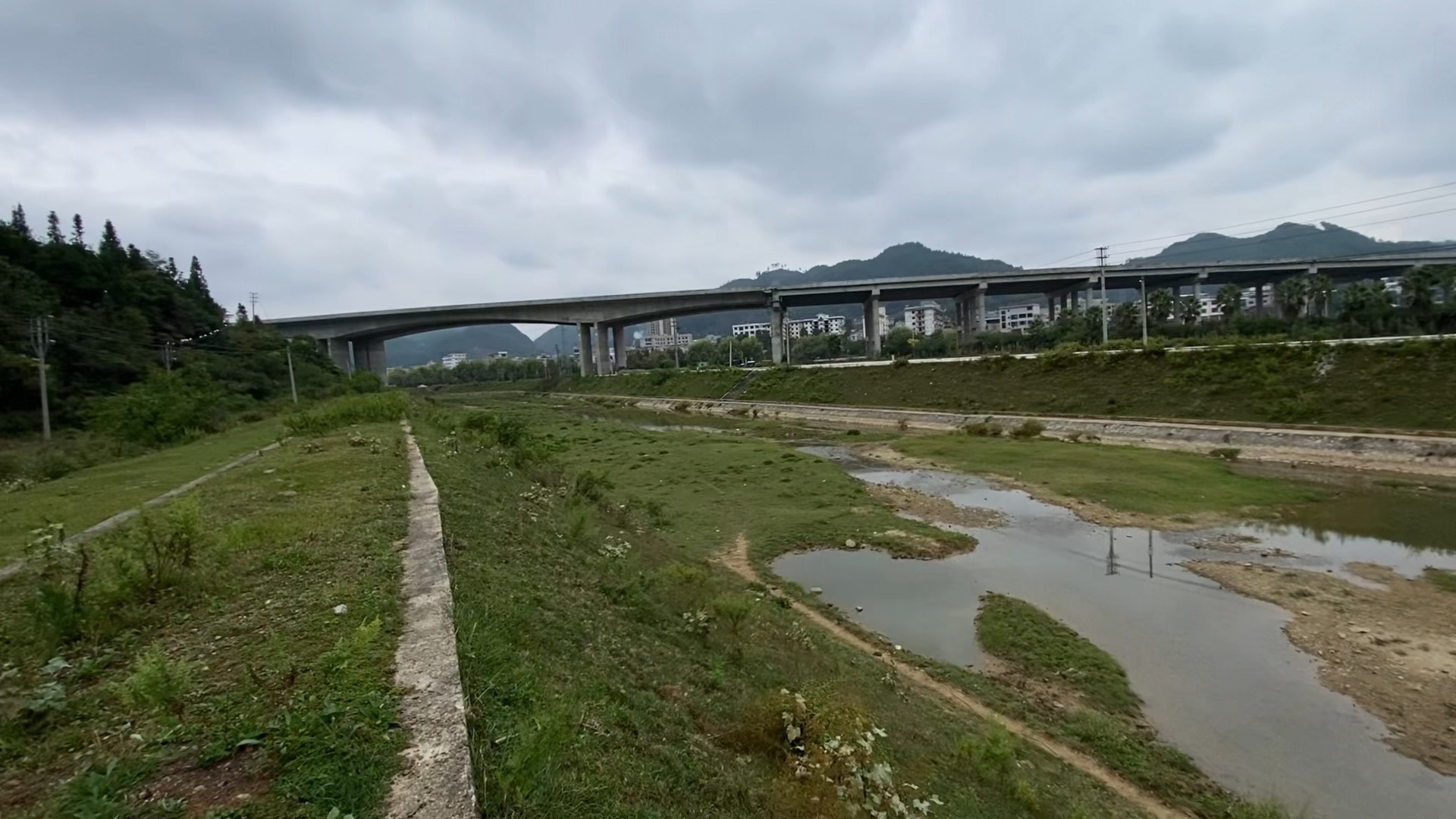 摩旅贵州来的惠水县摆金镇露营荒野跟老前辈作伴哔哩哔哩bilibili