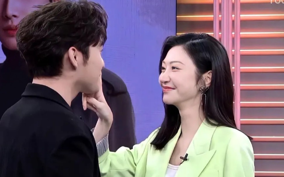 这对cp太甜了我怀疑这对在公费谈恋爱景甜张彬彬同框即发糖