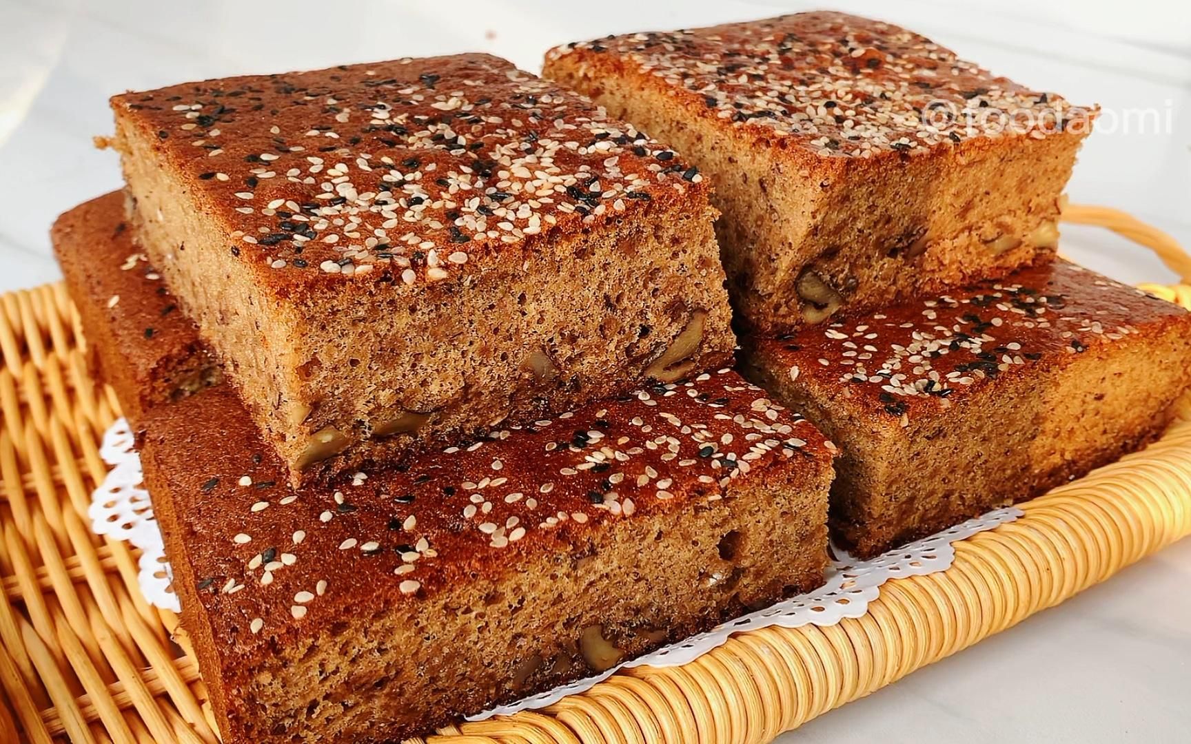 红糖红枣核桃糕:养生糕点,香甜松软有营养,枣香浓郁