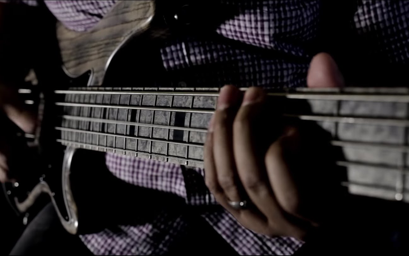 [图]【贝斯】BASSIST CESAR JUAREZ // LAST CHANCE