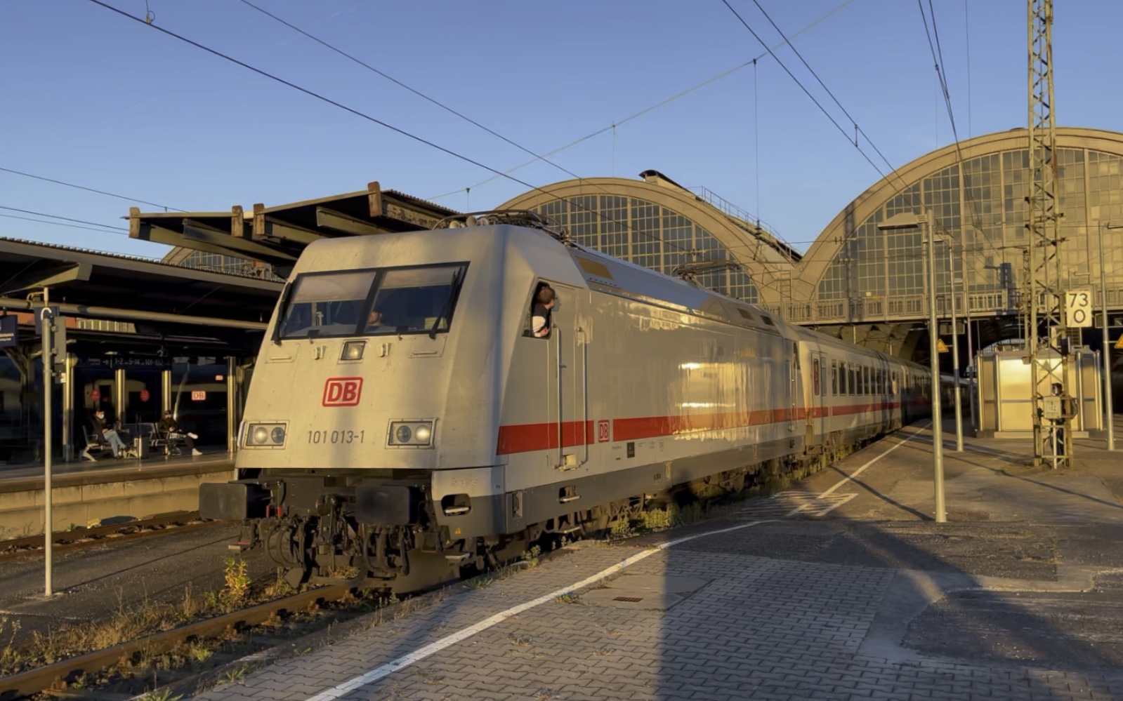 全新白色涂装德铁101型准高速机车启动视频