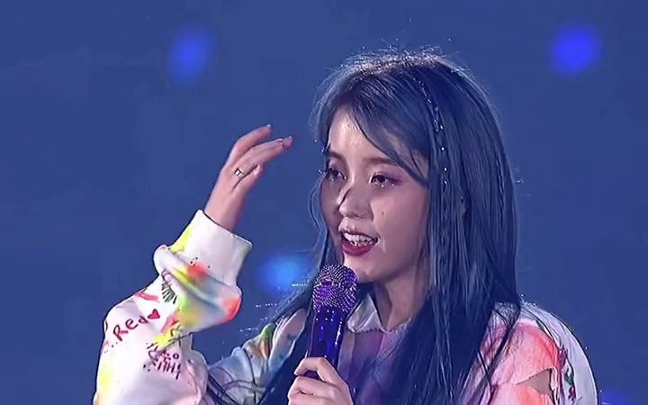 [图]#iu 天啦噜 这女人跳起舞来可爱爆了 #星河里的鲸