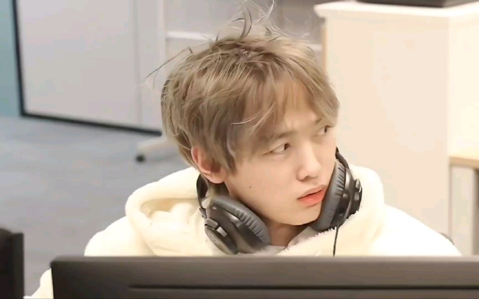 【高斯】| 一个关于老婆的短视频_哔哩哔哩_bilibili