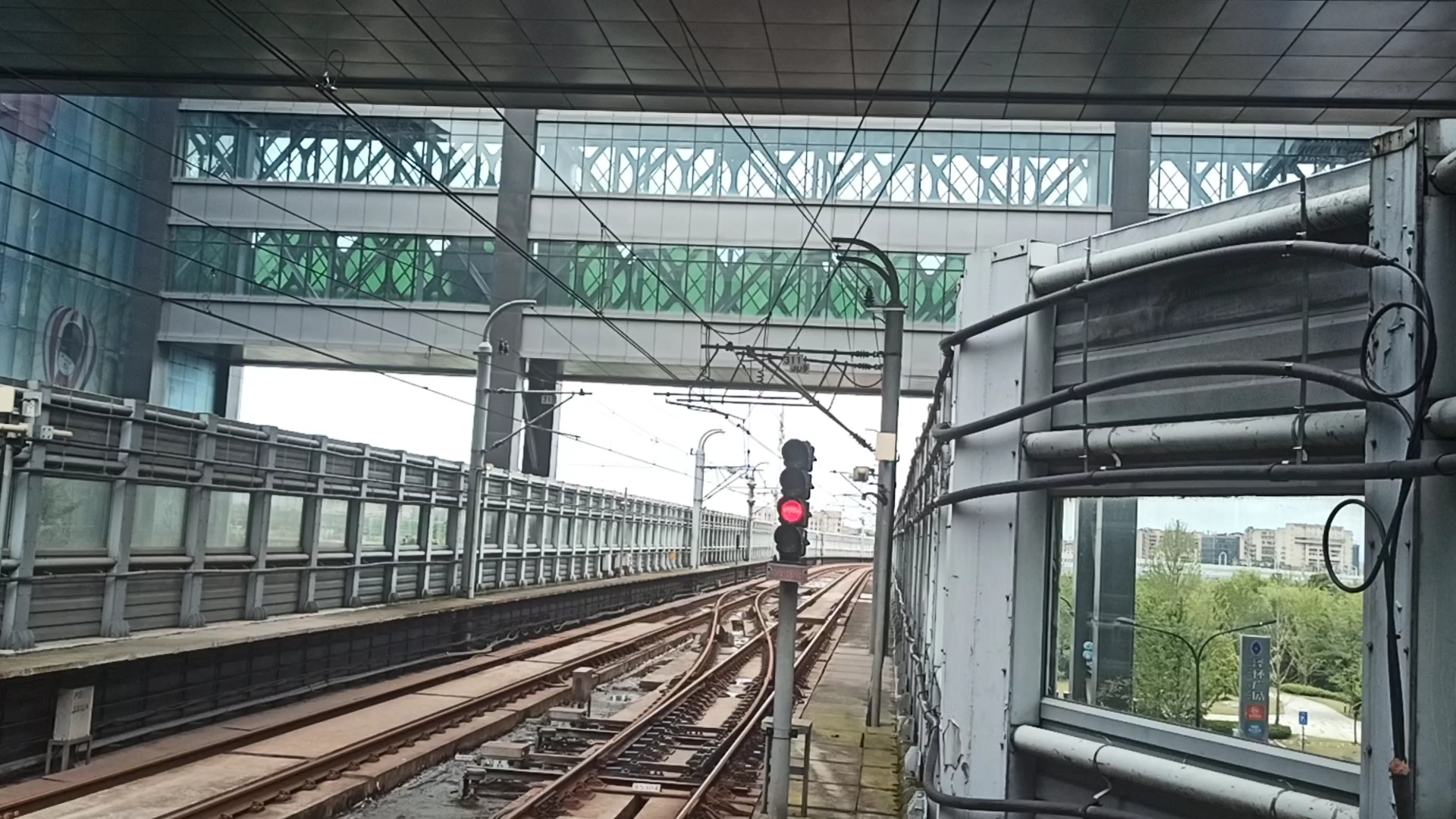 杭州地铁9号线09029车进翁梅站