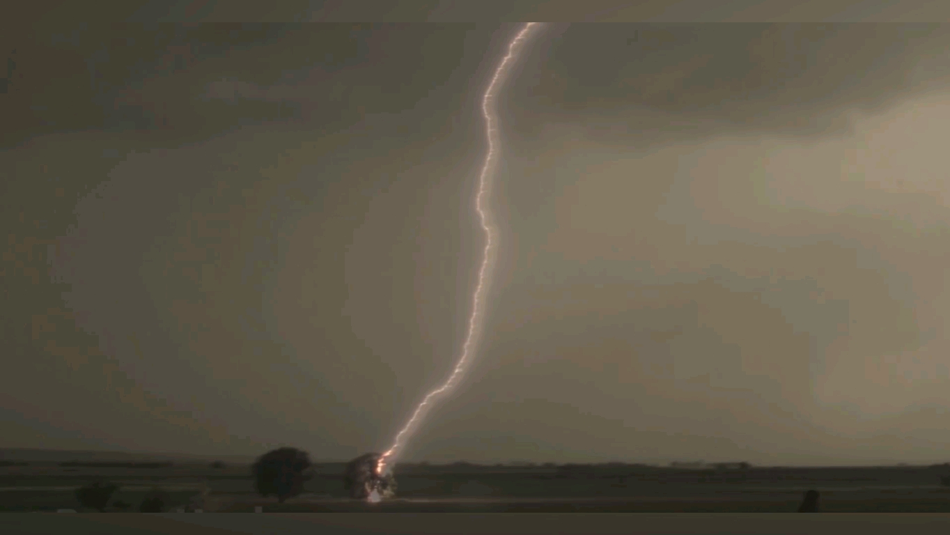 打雷下雨【白噪音】重度失眠必听催眠曲【8D全景雷雨声】放松,哔哩哔哩bilibili