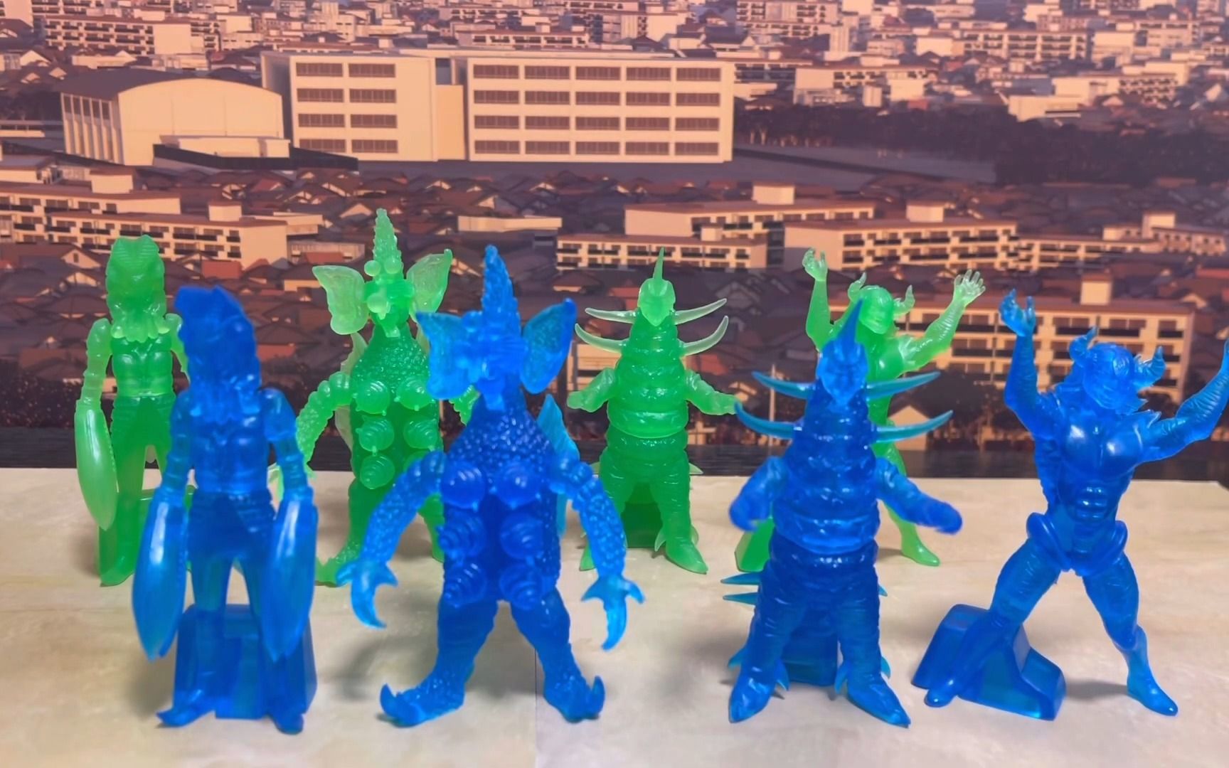 【模玩评测】新hg奥特曼蓄光怪兽扭蛋 加仑/巴尔坦星人/加卡鲁大魔王