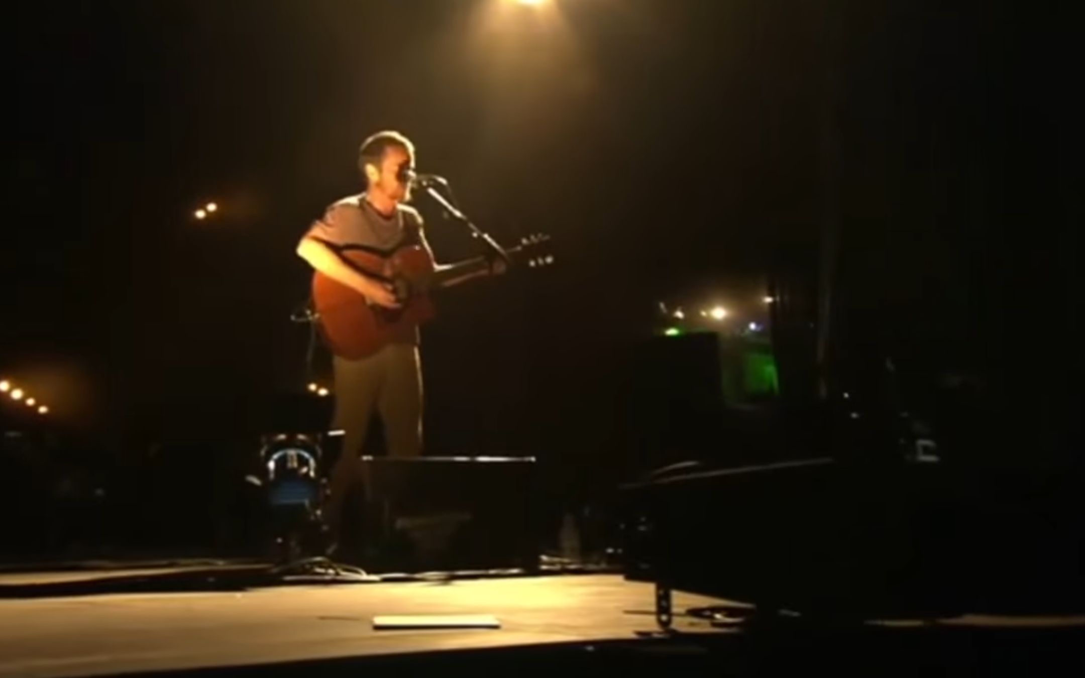 [图]【Live】Damien Rice - It Takes A Lot To Know A Man