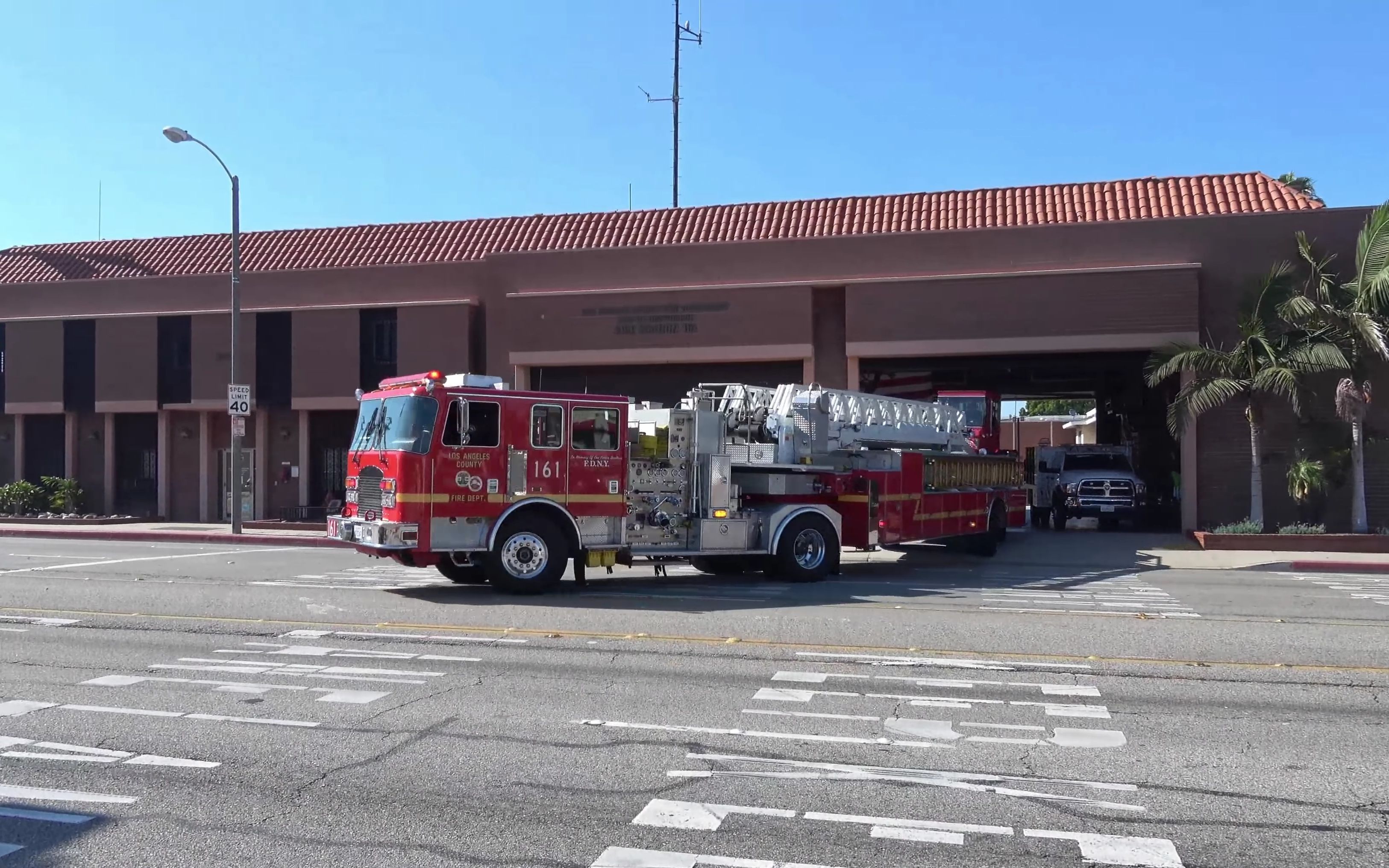 【出警响应】LACoFD舵柄消防车Quint 161快速响应哔哩哔哩bilibili